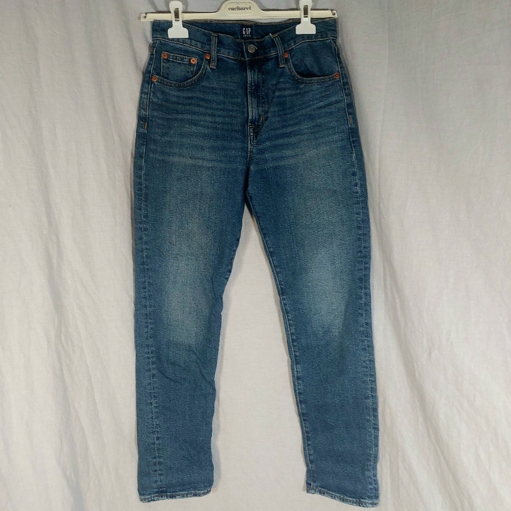 Gap medium-dark wash girlfriend jeans, 27, EUC